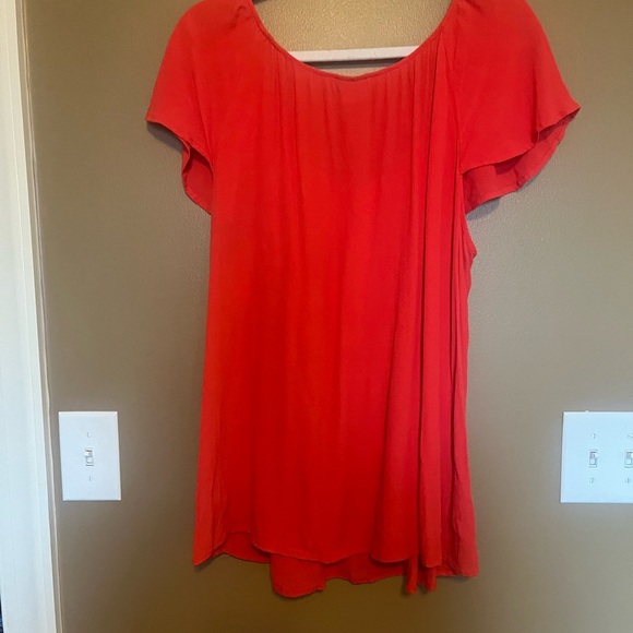 Torrid Red Flutter Sleeve Relaxed Fit Flowy Top Size 2 - Picture 5 of 9